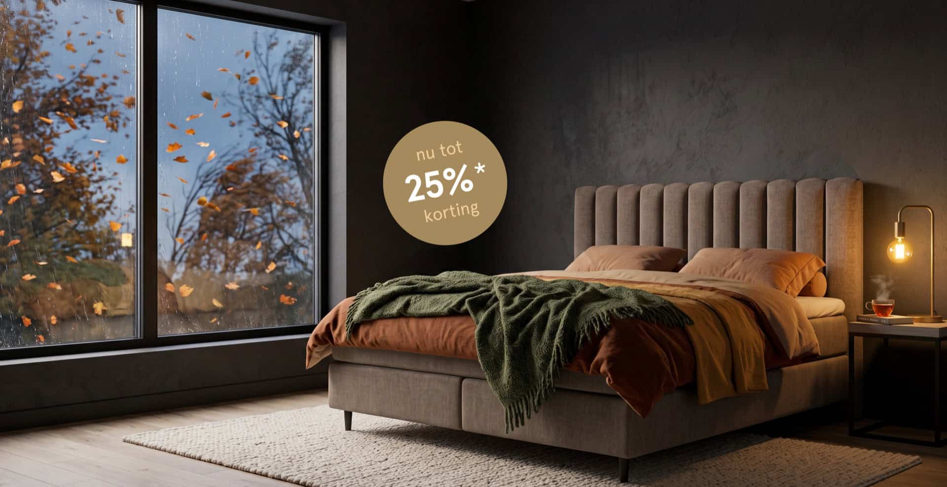 Boxspring van Sleep Design in een warme slaapkamer terwijl buiten een herfststorm waait, nu tot 25% korting